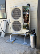 Extreme temperature heat pump